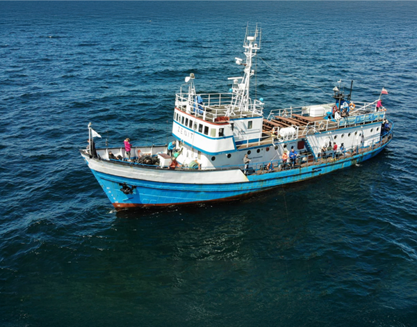 deep-sea-boat image